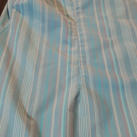 Mountain Hard Wear shirt. Looks like new. - Picture 12 of 15
